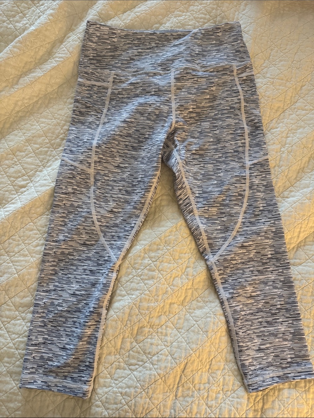 ZYIA Heathered Gray Active Capri Leggings